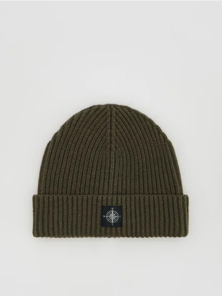 Шапка Reserved зеленая