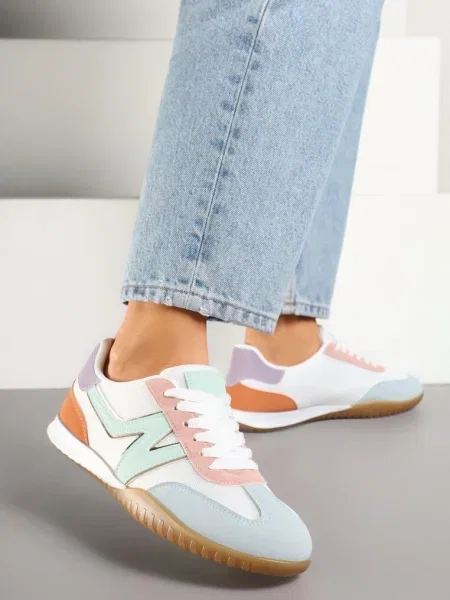 Biało-Niebieskie Sneakersy w Stylu Tenisówek Ozdobione Naszywką Tanelis białe