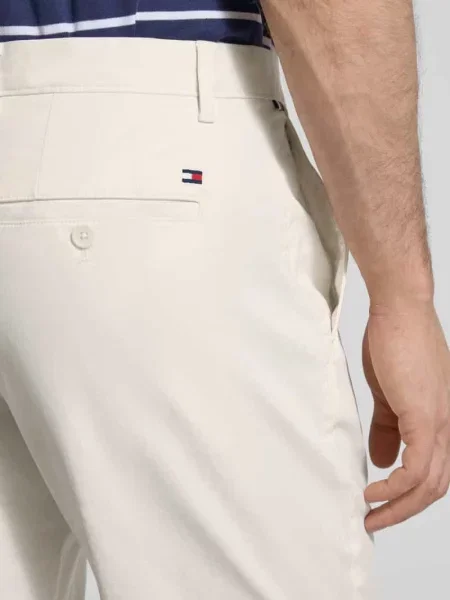 Chinos z mieszanki bawełny krój slim fit Tommy Hilfiger