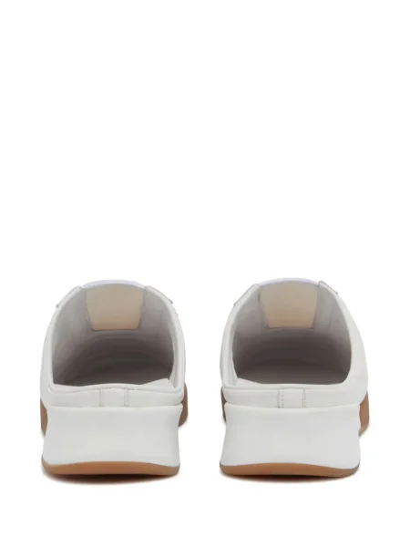 Papuci tip mules Courreges din piele alb