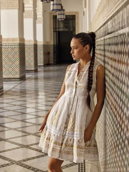 Пляжное платье-рубашка на біла