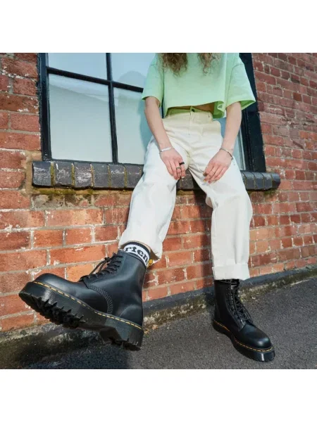 Botki Dr. Martens skórzane na platformie retro czarne
