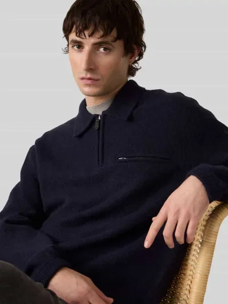 Sweter Levi's z kołnierzem granatowy