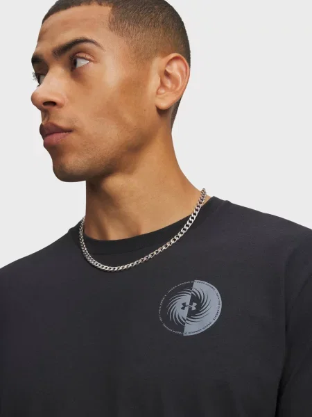 Футболка Under Armour чорна