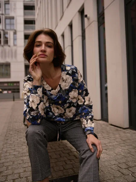 Hanorac Marisse cu model floral negru