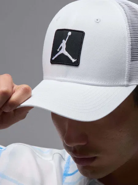 Кепка Nike белая