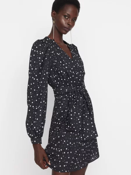 Rochie Trendyol cu legături negru