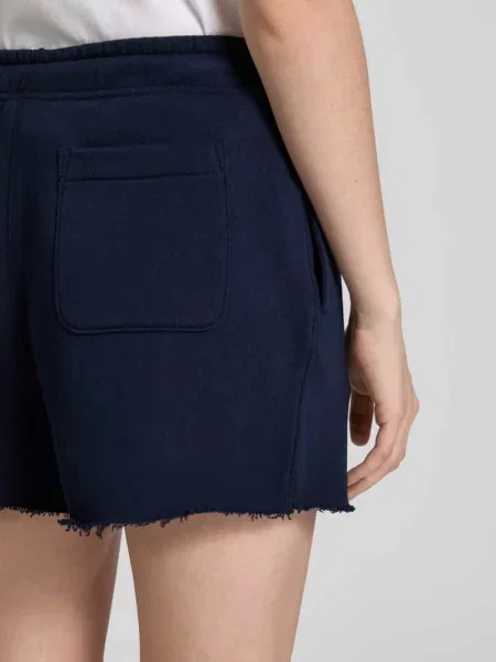 Szorty z dzianiny dresowej z wystrzępionym dołem i kieszenią z tyłu Polo Ralph Lauren granatowe