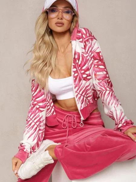 Komplet Dresowy Welurowy Bluza z Kapturem i Florystycznym Printem oraz Szerokie Luźne Spodnie Raiantise różowy