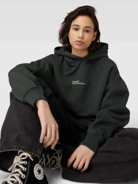 Bluza o kroju oversized z kapturem i kieszenią kangurką model ‘NAVISK’ Pegador