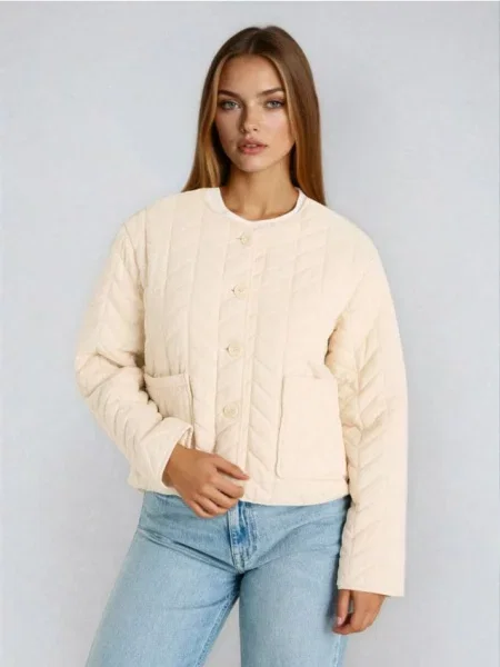 Стьобана куртка з візерунком «ялинка» та на ґудзиках нюдовий