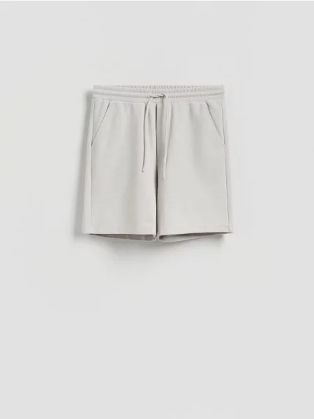 Reserved Pantaloni scurți regular din structurat deschis gri