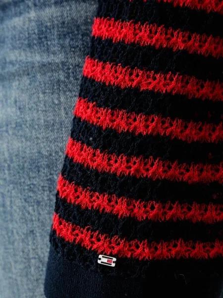 Tommy Hilfiger пуловер дамски с червено