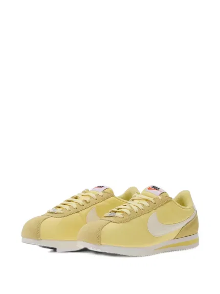 Sneakerși Nike Cortez galben