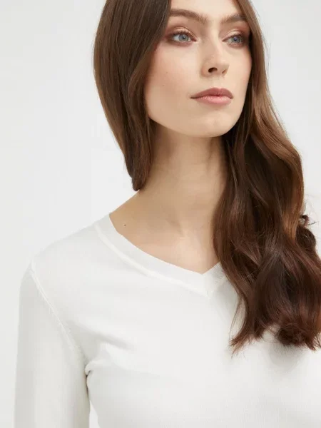 Długi lekki sweter Guess z długim rękawem biały