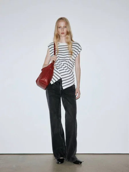 Dżinsy z prostymi nogawkami i niskim stanem black denim Kobieta 34 MANGO czarne