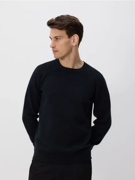 Reserved Pulover cu conținut ridicat de negru