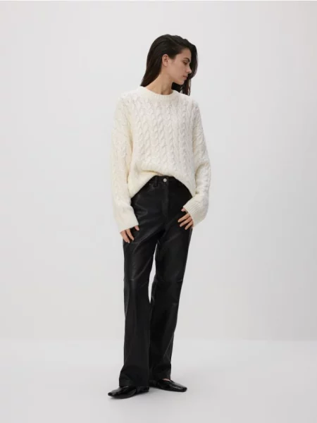 Reserved Джемпер з візерунком «косичка» кремовий 