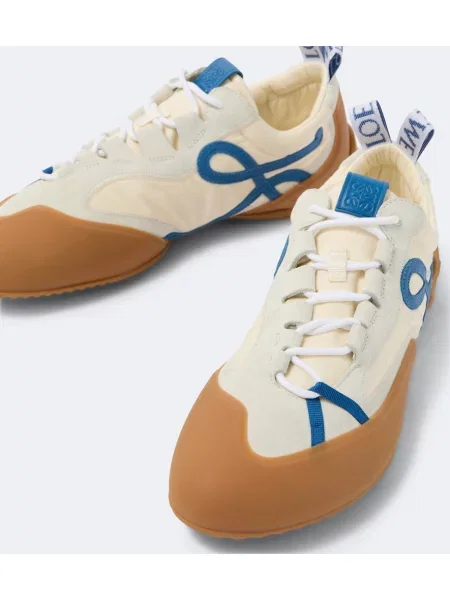 Sneakerși Loewe din piele de căprioară alb