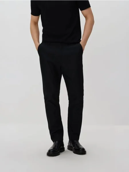 Reserved Pantaloni chino slim fit negru