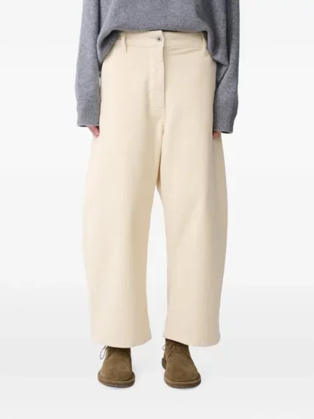Pantaloni Studio Nicholson de catifea cord alb