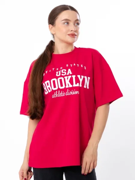 Футболка носи своє красная