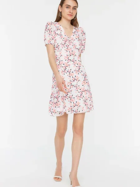 Rochie Trendyol cu model floral alb