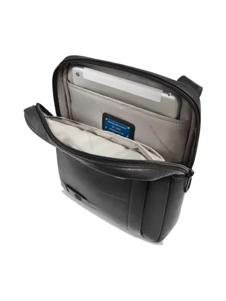 Torba crossbody Piquadro skórzana czarna