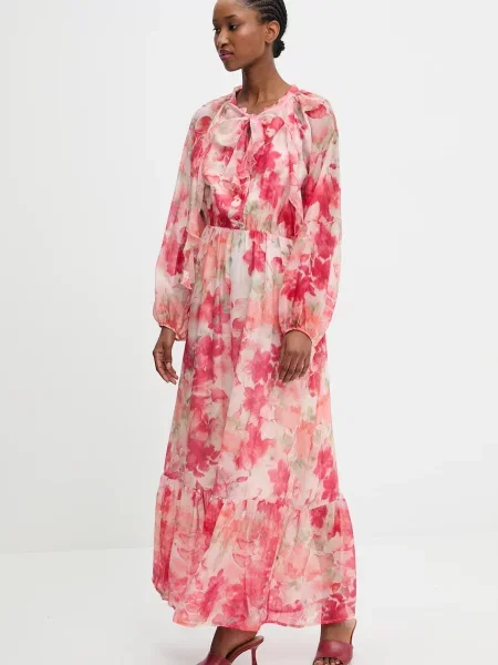 Рокля Answear.LAB дълга разкроена розово