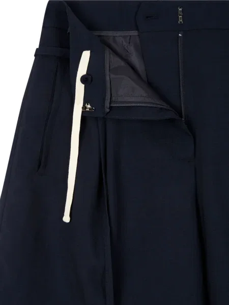 Pantaloni scurți Studio Tomboy plisate albastru