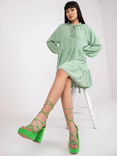 Boho šaty Fashionhunters s volánmi zelená