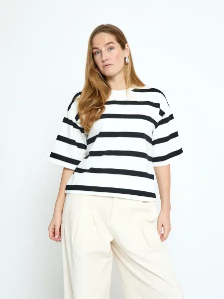 Peppercorn Top Preston' fekete