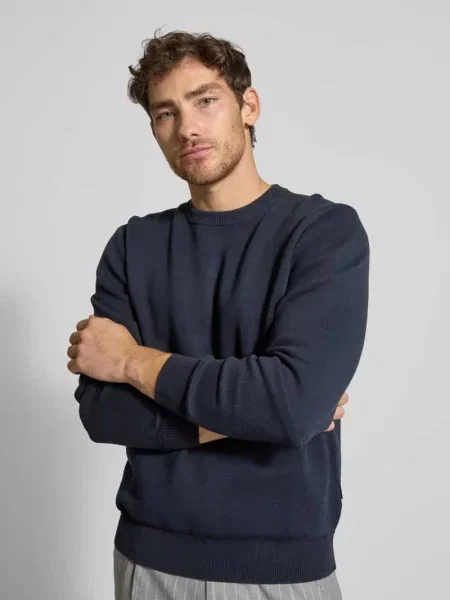 Sweter z dzianiny z okrągłym dekoltem model ‘THEO’ Casual Friday granatowy