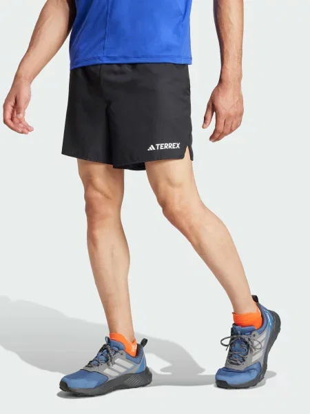 Переработанный спортивные шорты Adidas черные