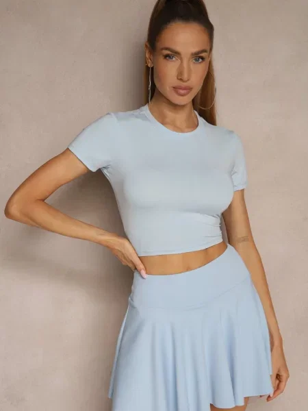 Jasnoniebieski Dopasowany T-shirt z Wiskozą o Kroju Crop Top Folaviela niebieska