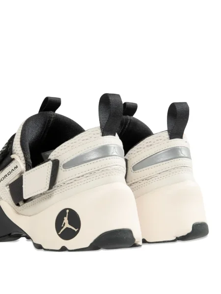 Sneakerși Jordan