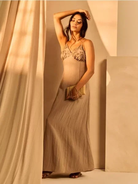 Сукня на бретелях з віскозою та домішкою льону нюдовий