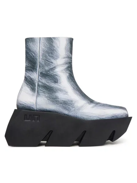 Polokozačky United Nude