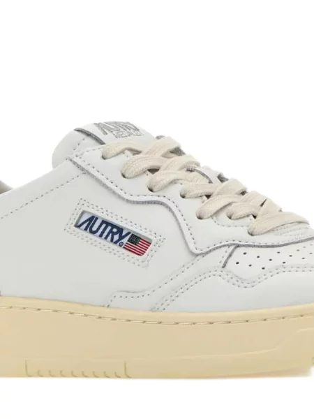 Sneakerși Autry din piele alb