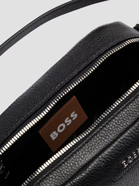Шкіряна сумка Boss чорна
