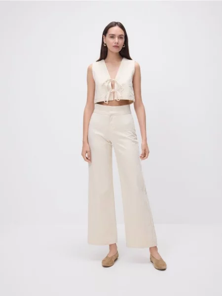 Reserved Джинсова жилетка нюдовий 