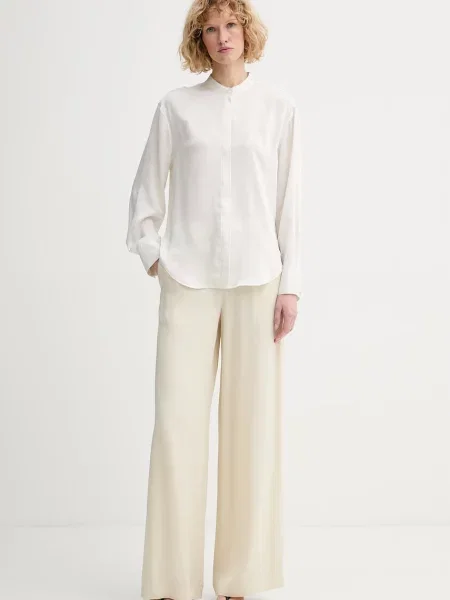 Calvin Klein ing bézs