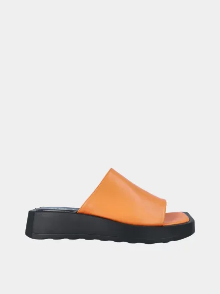 Кожаные шлепанцы Betsy оранжевые