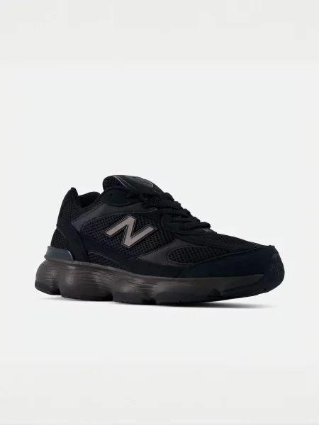 Замшевые повседневные кроссовки New Balance черные