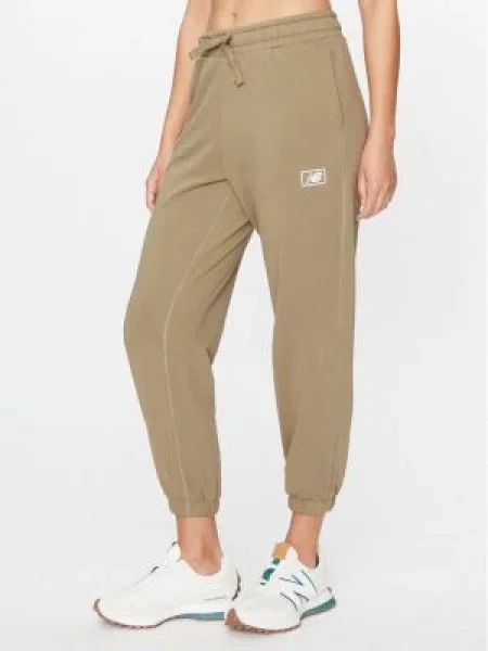 New Balance Долнище анцуг Essentials French Terry Pant зелен