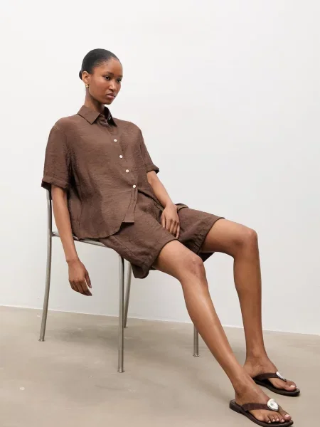 Answear.LAB cămașă și pantaloni scurți maro