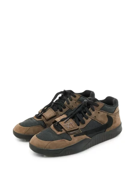 Sneakerși Jordan maro