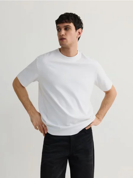 Reserved Tricou boxy din alb