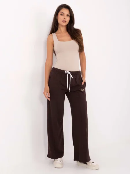 Pantaloni Relevance maro