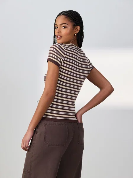 Next Tricou / maro / roșu vin bej